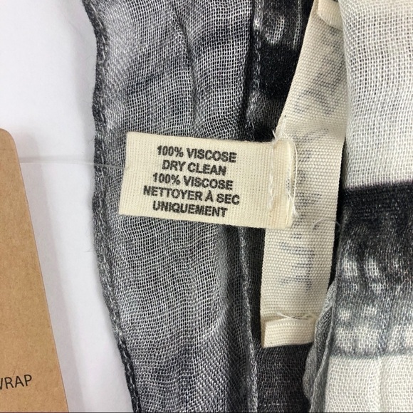 Michael Stars Las Angeles Skyline Scarf Wrap NWT - Picture 7 of 8